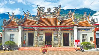 修舊 關山天后宮列歷史建築