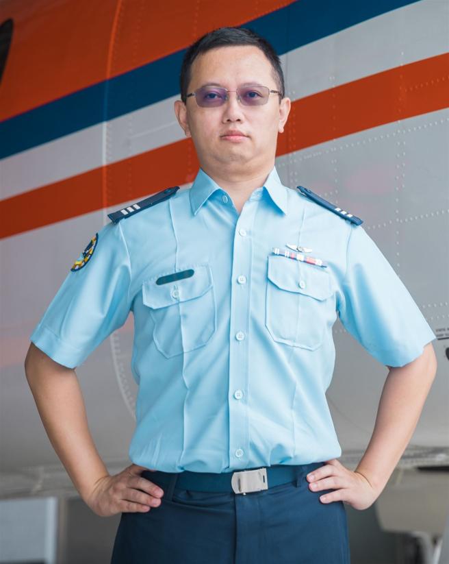 电子官陈上尉。（记者陈怡璇摄）