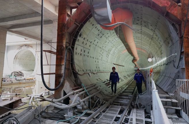 北京扩建地铁的资料照。（新华社）