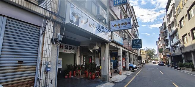 苗栗县警局加强查察桌游店。（谢明俊摄）