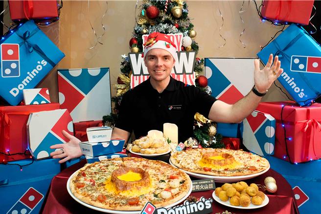 达美乐「起司火山披萨」开卖后掀起热潮，现在购买可享买1送1再送大可乐。（达美乐提供／朱世凯台北传真）