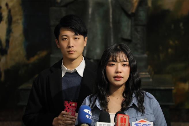 国民党发言人杨智伃（右）。（国民党提供）