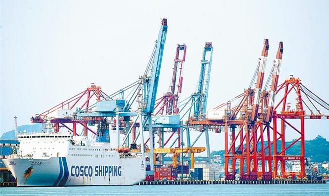 外销、出口优于预期，台经院公布12月制造业景气灯号转为「绿灯」。(资料照／洪凯音台北传真)