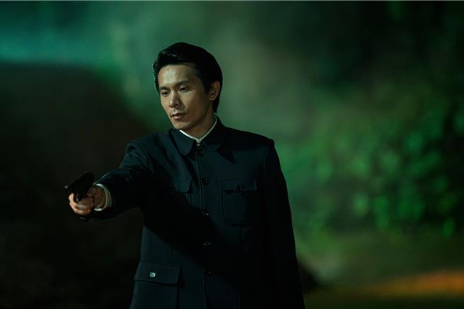 姚淳耀在片中饰演反派警总特务，为求任务完成不择手段。（伯乐影业提供）