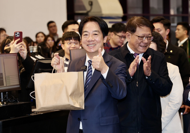 圖為賴清德4日出席在台北世貿一館舉行的「2025台北國際書展」開幕典禮。（資料照片/姚志平攝）