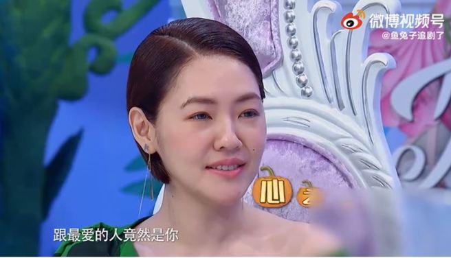 大S（左）多次在《康熙来了》合体小S，姊妹俩情深外界有目共睹。（图／翻摄微博）