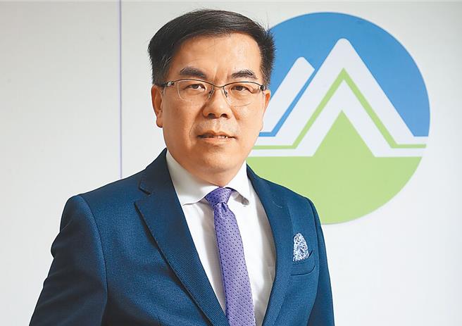 面对环团认为新减碳目标太保守、呼吁提高目标，环境部长彭启明5日表示，上述目标可达成、不躁进，是对台湾来说最稳定的一条路径，也需考量产业，否则压力太大、转型太快会翻车。（本报资料照片）