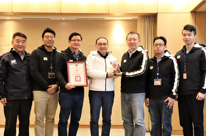 新北工务局推动2024年度「建筑物施工管理业务考核」及「营建工程剩余土石方处理与规画设置土资场及流向管制督导考核」成效卓着，双双获得内政部国土管理署评选为最佳成绩。（新北工务局提供）