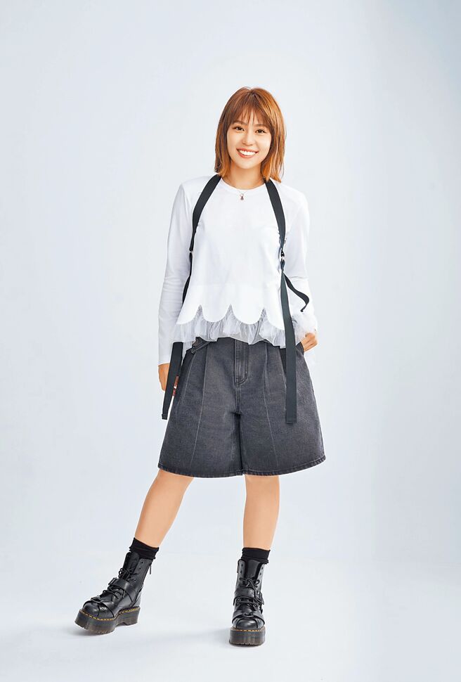 華承妍將推新作品，也是插畫家，多才多藝。（萬力達娛樂提供）