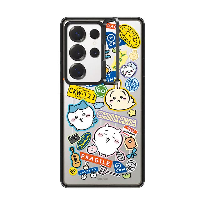 吉伊卡哇Chiikawa联名旅行箱贴纸款强悍防摔立架手机壳，2610元。（CASETiFY提供）