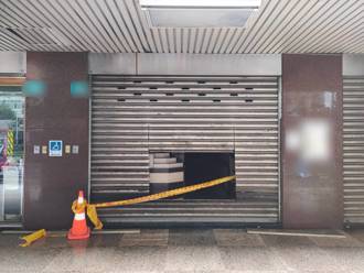 新北早餐店油鍋突起火！70歲女店長「手臉遭燙傷」送醫