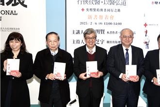 吳明賢出書分享人生哲學 許金川讚：醫界新約聖經