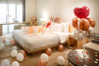 和逸飯店高雄中山館推情人節方案 景隅客房加價浪漫布置