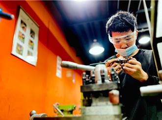 龙华科大深耕AI、大数据 企业最爱大学生排行获佳绩