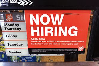 美元月小非農就業 增18.3萬人超預期