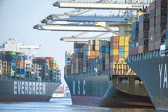 美线长约喊涨 船货大咖博弈