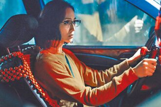 張鈞甯飛車甩警 停車掉漆害劇組難收工