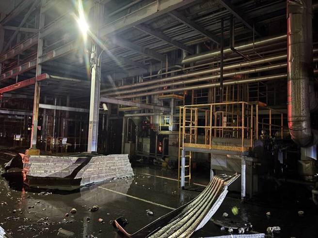 远东化纤新埔厂表示，大火发生原因疑似管路泄漏引气爆。(新竹县消防提供)