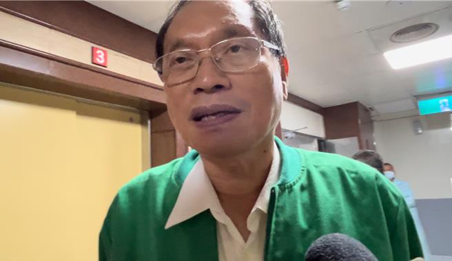 东港安泰大火酿9死 ，荣誉院长苏清泉被列被告传讯500万交保。（谢佳潾摄）