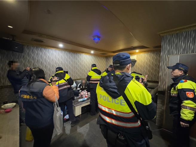 全國春安維護工作已於2月3日24時結束，金門縣警局期間動員警民力逾1700人次，查獲大小刑案多達27件、取締各類交通違規近百件，成效良好。(圖／警方提供)