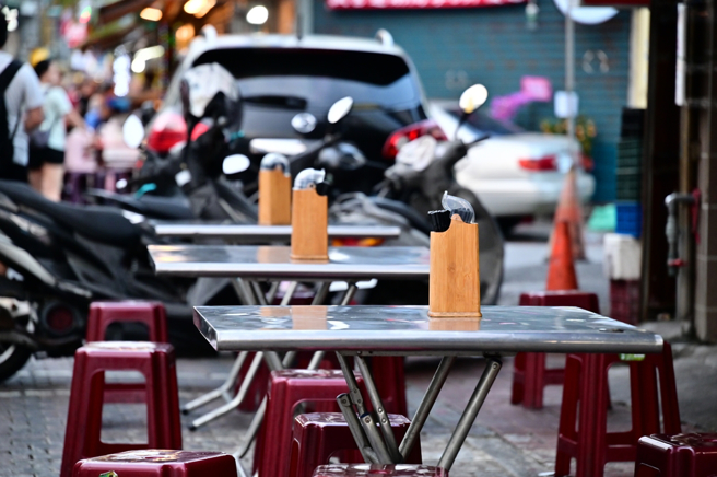 一名女網紅列出擇偶條件，表示不吃便當、路邊攤，貼文引發話題。（圖：shutterstock／達志）