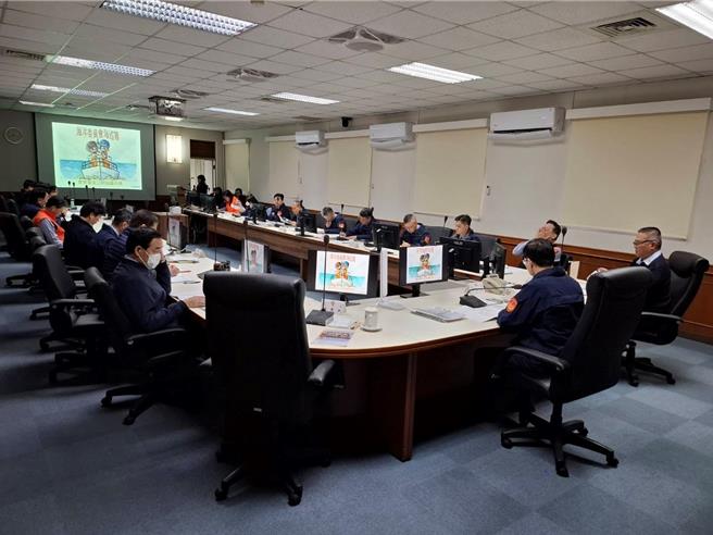 海巡署办理公职人员财产申报实质审查抽籤作业。（海巡署提供）