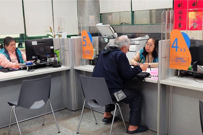 整合服务可省去民眾需往返不同楼层之洽公时间，持续提升服务效率及品质。（图／林口区公所）