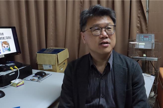 巫奕儒醫師表示，甲狀腺機能亢進的治療的方法，有藥物、手術及放射碘可選擇。（彰化醫院提供／葉靜美彰化傳真）