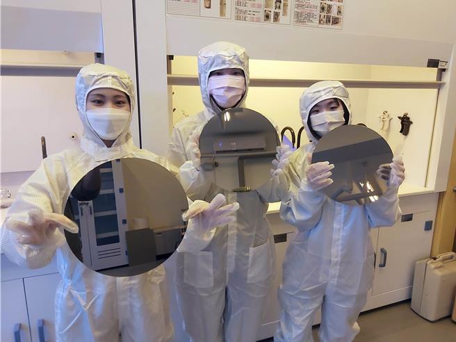 114学年度学测日前结束，龙华科大日前在媒体调查的「2025企业最爱大学生」中，入选前30名，此外也获得「企业最爱实习生」、「资讯科技业最爱大学生」、「小型资本额（5-10亿）企业最爱大学生」，是非医药领域技专校院总进榜数最多的私立科大，展现卓越的办学实力。（校方提供）