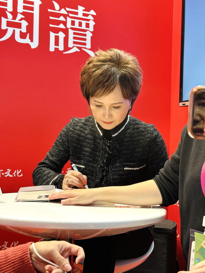 资深媒体人沈春华谈及大S病逝一事，难掩不舍。（图／王绍羽摄影）