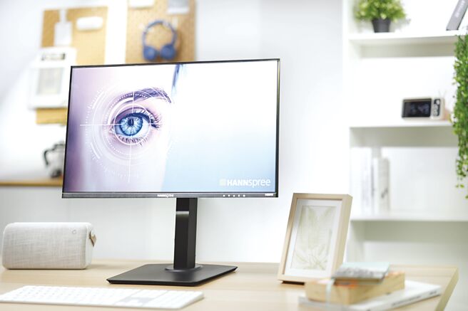 瀚宇彩晶旗下消费性电子品牌HANNspree推出最新23.8吋Hybri类纸护眼萤幕，透过节能、护眼两大诉求，守护使用者健康与环境永续。图／业者提供