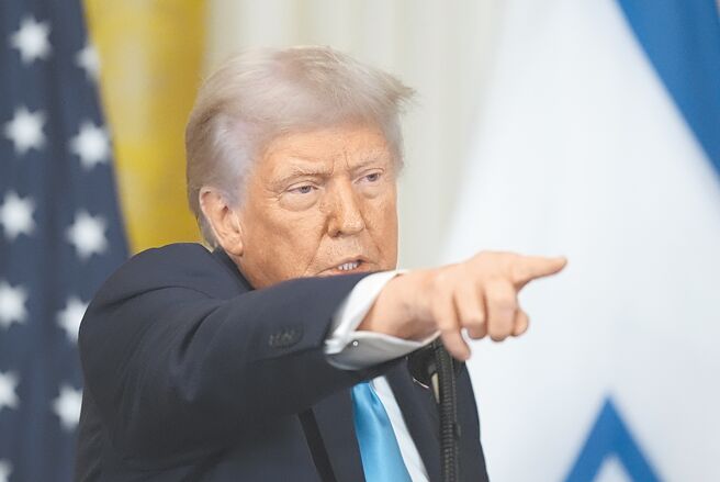 川普表示，要是伊朗执行对他的暗杀计画，该国将「被彻底摧毁」。（美联社）