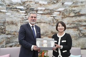 波蘭辦事處長拜會探討能源轉型 周春米預告將辦「波蘭周」