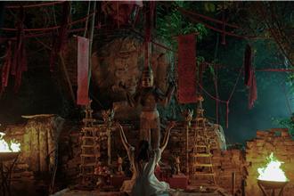 每2分鐘嚇爛一次！泰恐怖片《邪降女帝》活撕人皮、斷趾虐殺