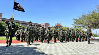 國軍基層熟手「士兵」大缺  國防部出招：放寬刺青、身高限制