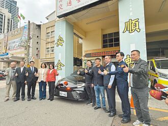 高雄義交大隊長 捐百萬偵防車