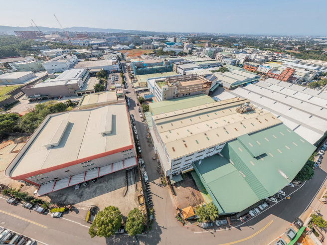 AI产业发威，桃园工业仓储类建照核发面积上衝五年来新高。(信义全球资产公司提供)