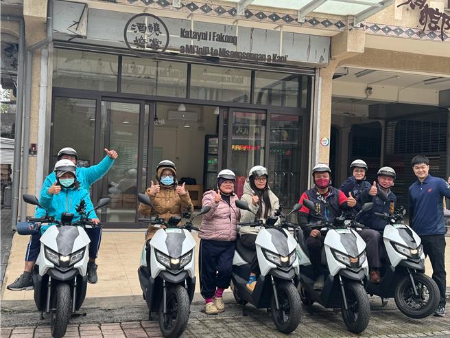 丰滨乡公所在丰滨公有市场前，与业者合作设立24小时共享电动机车租车站。 （丰滨乡公所提供／王志伟花莲传真）