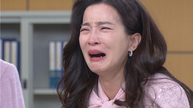 「毒蝎小三」楚宣剧中受到报应。（民视提供）