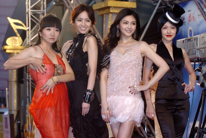 陶晶莹曾与侯佩岑、大小S主持金曲奖。（图／中时资料照）