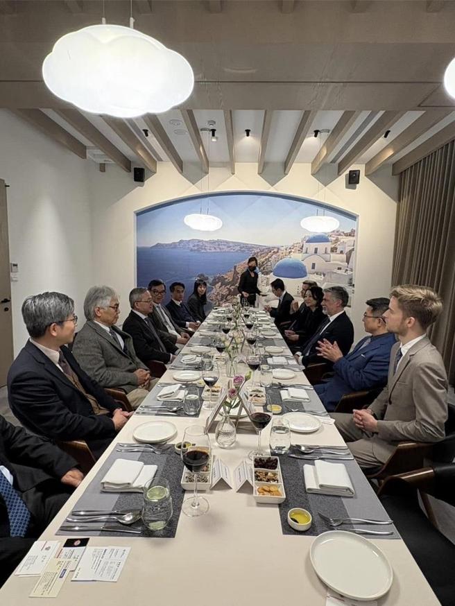 國科會主委吳誠文在臉書分享農曆年後與波蘭台北辦事處交流想法，希望深化雙方在高科技產業實質合作。圖／取自國科會主委吳誠文臉書