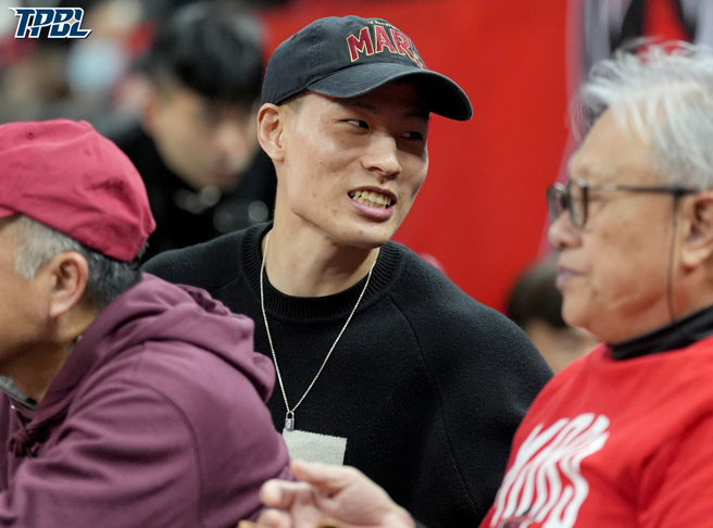 林秉圣现身战神与特攻场边。(TPBL提供)