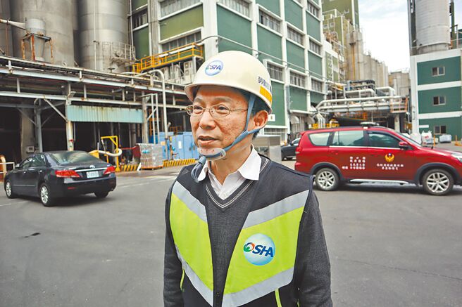 职安署副署长万荣富认为爆炸不排除是管线腐蚀破裂。（邱立雅摄）