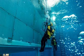 【水下作业大队水械专长班】水面供气潜水训练 蓄积作业能量