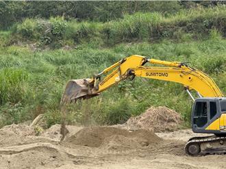 八掌溪疏濬塵土擾民！居民批：去年才挖完、今年又來