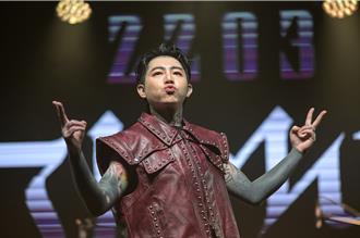 謝和弦「解封」前妻定情曲！現任老婆面前驚爆：又有小三