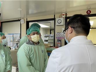 洪申翰訪遠東新傷者  強調「系統性改善後才有復工機會」