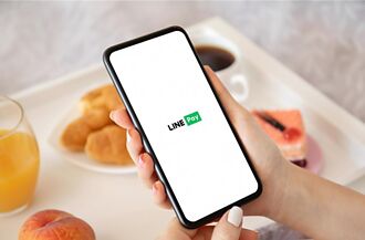 LINE Pay夯 银行抢推高回馈卡