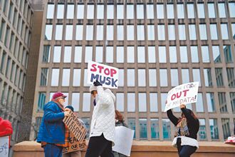 川普优离方案 联邦法官暂挡下