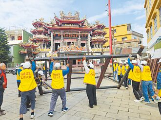 屏東佳冬新丁新枝祭 搭設百年福廠